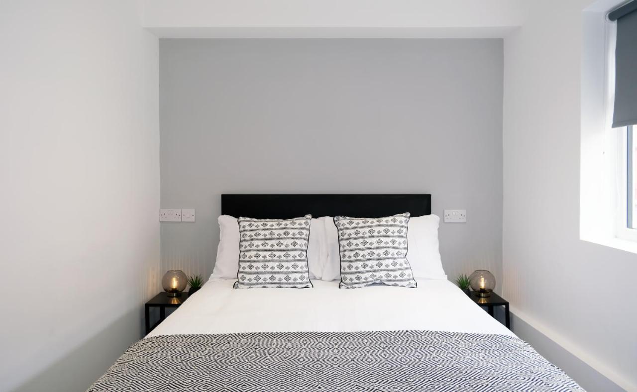 The Kop End Hotel By Serviced Living Ливърпул Екстериор снимка