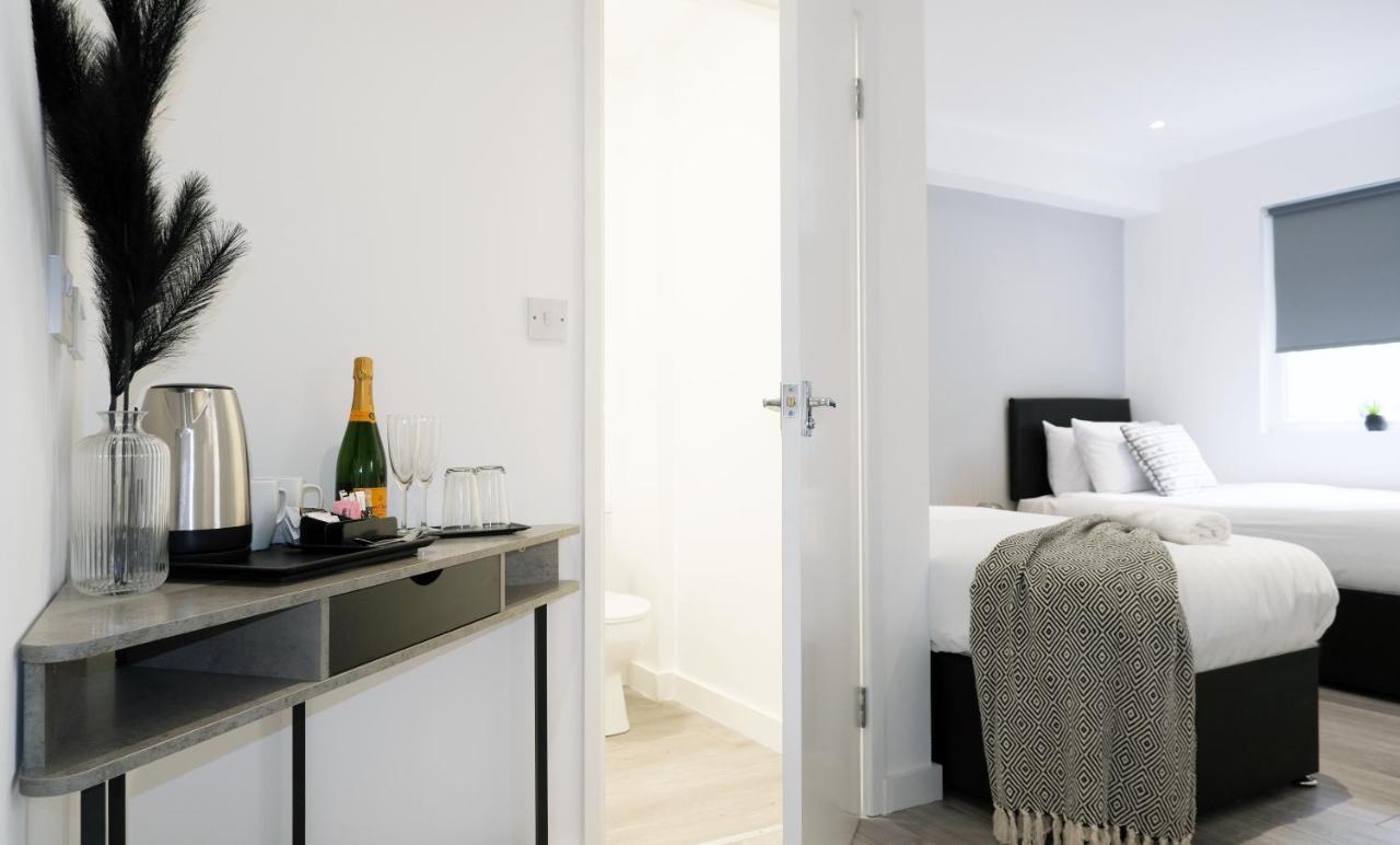 The Kop End Hotel By Serviced Living Ливърпул Екстериор снимка