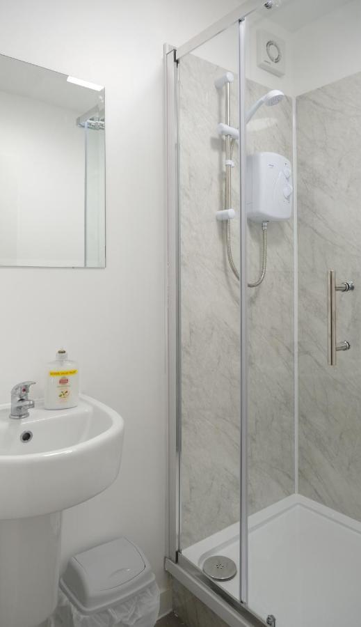 The Kop End Hotel By Serviced Living Ливърпул Екстериор снимка